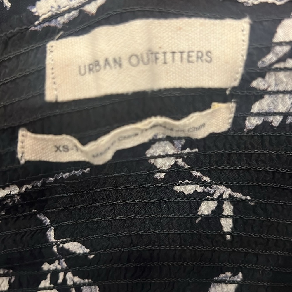 Urban outfitters floral romper - Picture 5 of 5